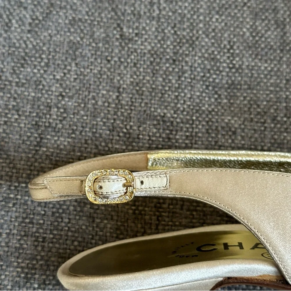 Vintage Chanel captoe slingback heels - Picture 7 of 8